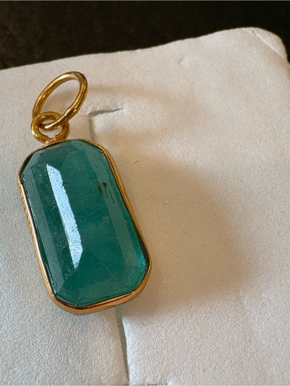 18k gold emerald pendant